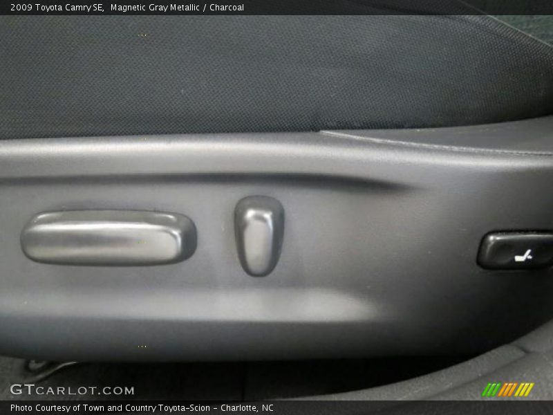 Magnetic Gray Metallic / Charcoal 2009 Toyota Camry SE
