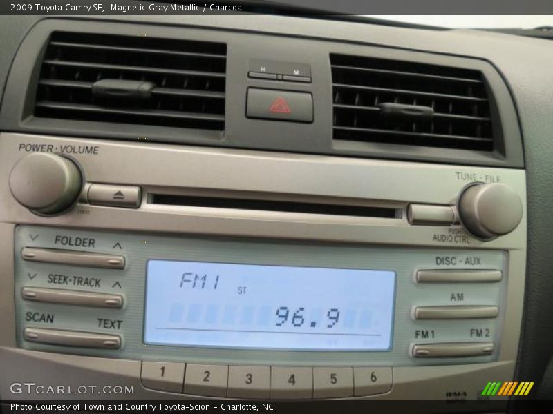 Magnetic Gray Metallic / Charcoal 2009 Toyota Camry SE