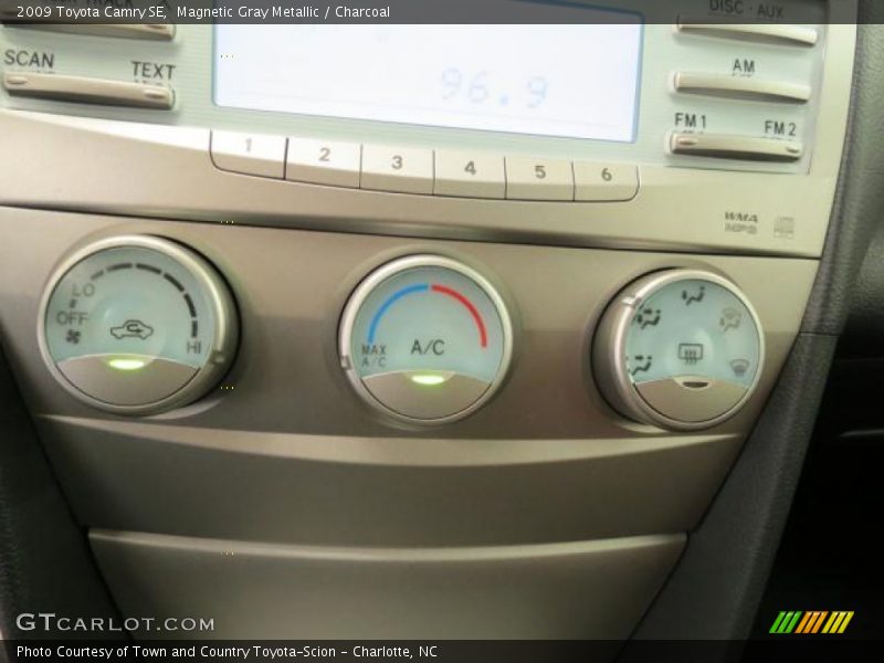Magnetic Gray Metallic / Charcoal 2009 Toyota Camry SE