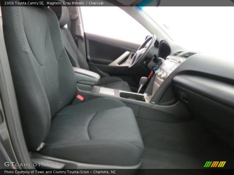 Magnetic Gray Metallic / Charcoal 2009 Toyota Camry SE