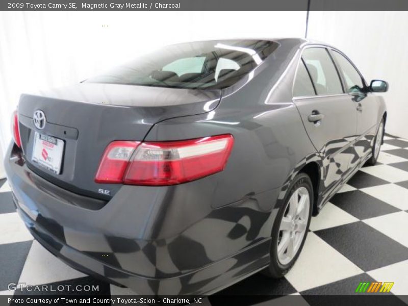Magnetic Gray Metallic / Charcoal 2009 Toyota Camry SE