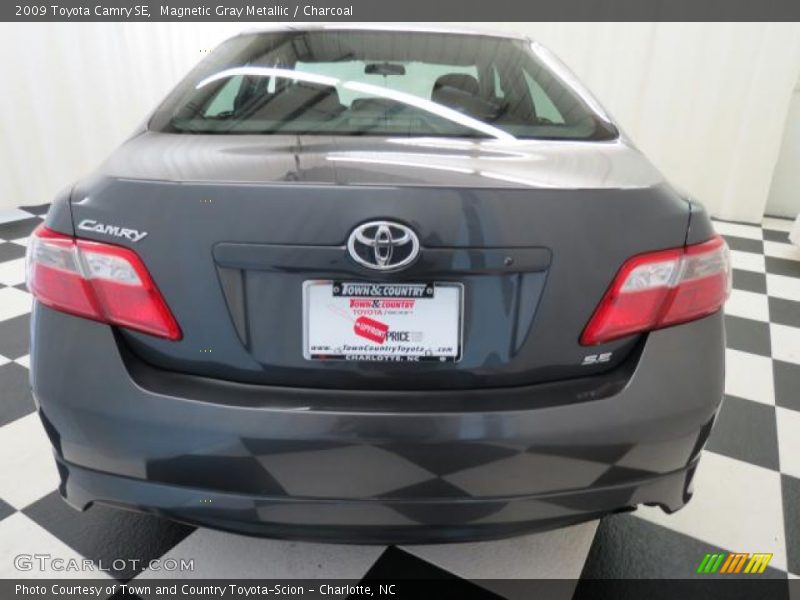 Magnetic Gray Metallic / Charcoal 2009 Toyota Camry SE