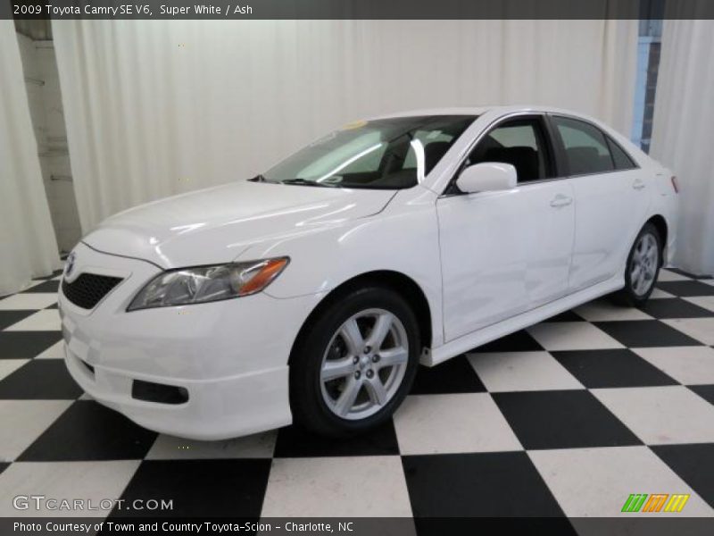 Super White / Ash 2009 Toyota Camry SE V6