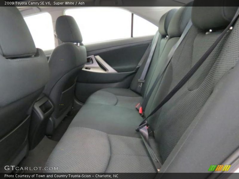 Super White / Ash 2009 Toyota Camry SE V6
