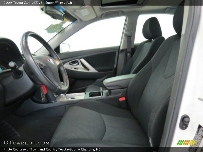 Super White / Ash 2009 Toyota Camry SE V6