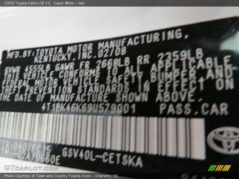 Super White / Ash 2009 Toyota Camry SE V6
