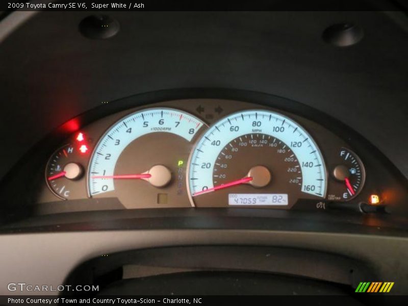 Super White / Ash 2009 Toyota Camry SE V6