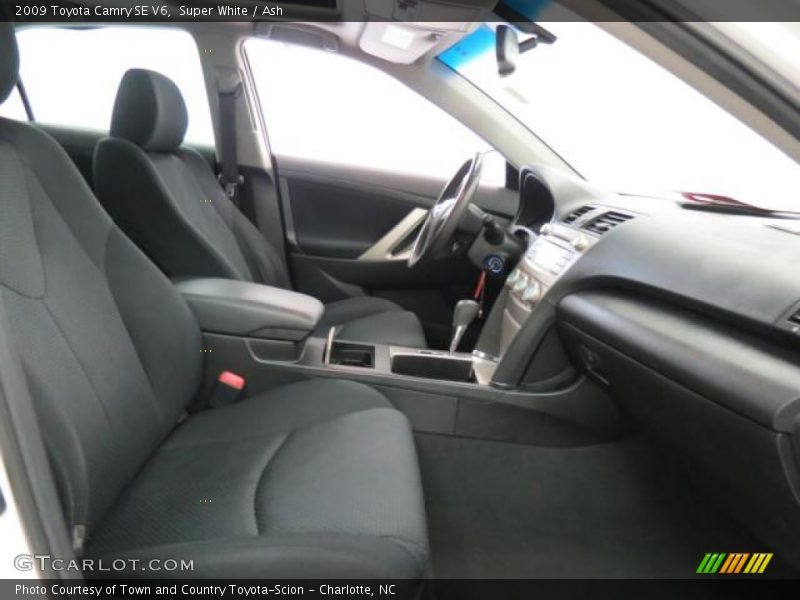 Super White / Ash 2009 Toyota Camry SE V6