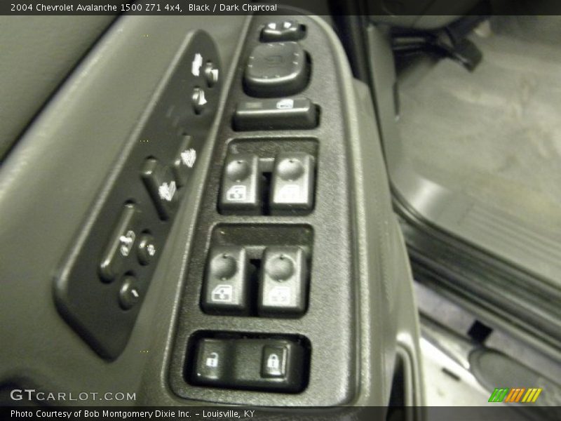 Black / Dark Charcoal 2004 Chevrolet Avalanche 1500 Z71 4x4