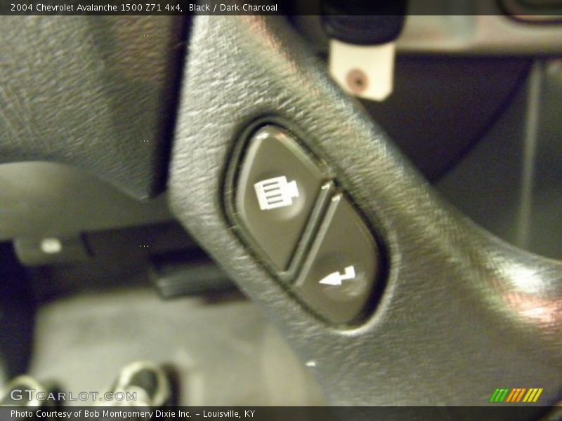 Black / Dark Charcoal 2004 Chevrolet Avalanche 1500 Z71 4x4