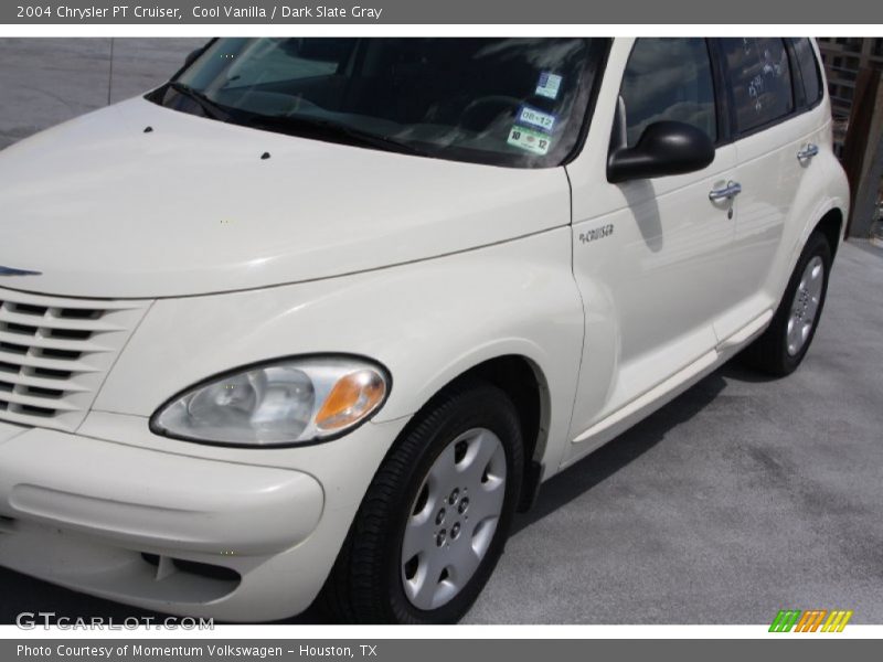 Cool Vanilla / Dark Slate Gray 2004 Chrysler PT Cruiser