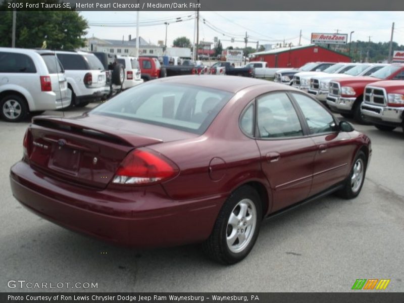 Merlot Pearl Clearcoat / Medium/Dark Flint 2005 Ford Taurus SE