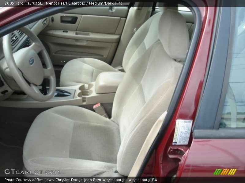 Merlot Pearl Clearcoat / Medium/Dark Flint 2005 Ford Taurus SE