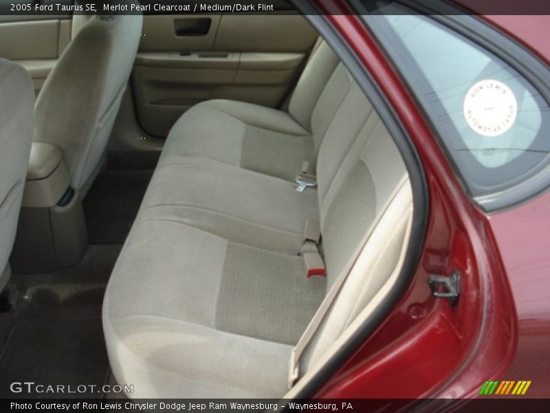 Merlot Pearl Clearcoat / Medium/Dark Flint 2005 Ford Taurus SE