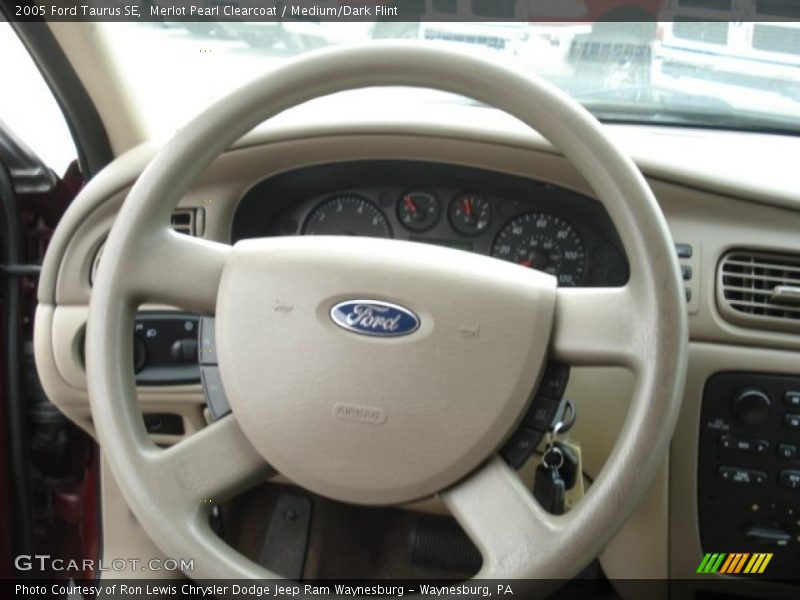 Merlot Pearl Clearcoat / Medium/Dark Flint 2005 Ford Taurus SE