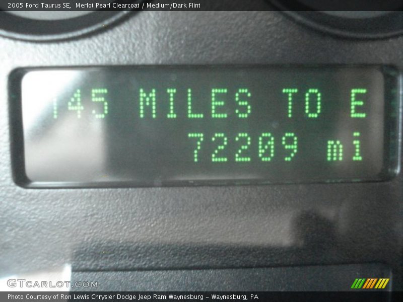 Merlot Pearl Clearcoat / Medium/Dark Flint 2005 Ford Taurus SE
