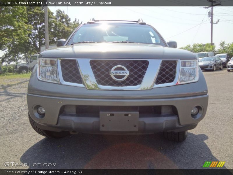 Storm Gray / Charcoal 2006 Nissan Frontier LE Crew Cab 4x4