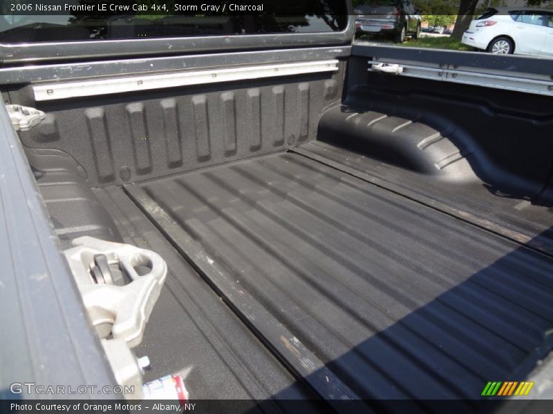 Storm Gray / Charcoal 2006 Nissan Frontier LE Crew Cab 4x4