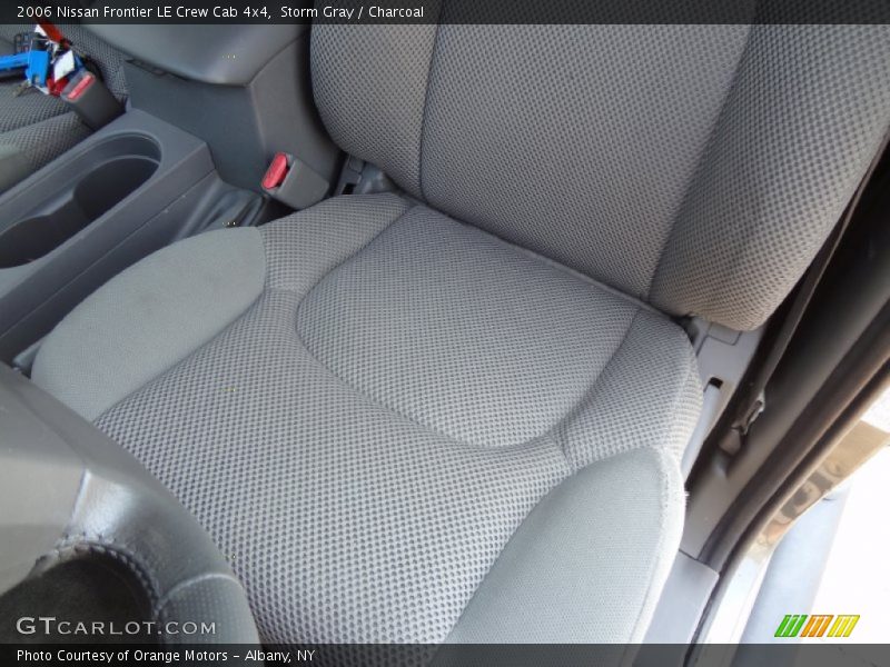Storm Gray / Charcoal 2006 Nissan Frontier LE Crew Cab 4x4