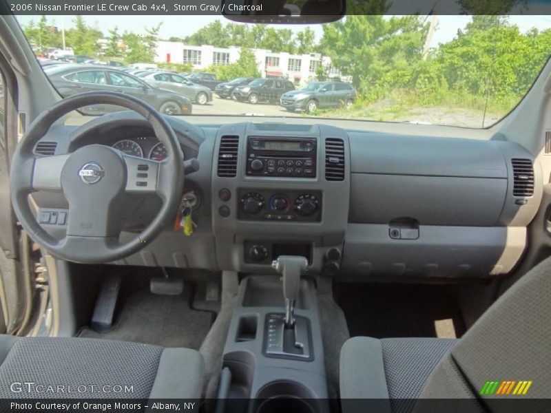 Storm Gray / Charcoal 2006 Nissan Frontier LE Crew Cab 4x4