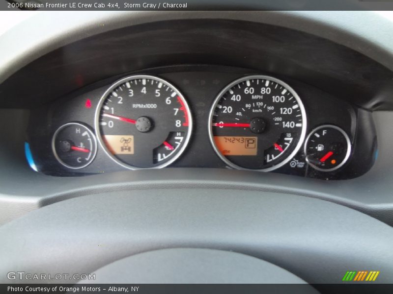 Storm Gray / Charcoal 2006 Nissan Frontier LE Crew Cab 4x4