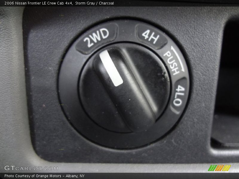 Storm Gray / Charcoal 2006 Nissan Frontier LE Crew Cab 4x4