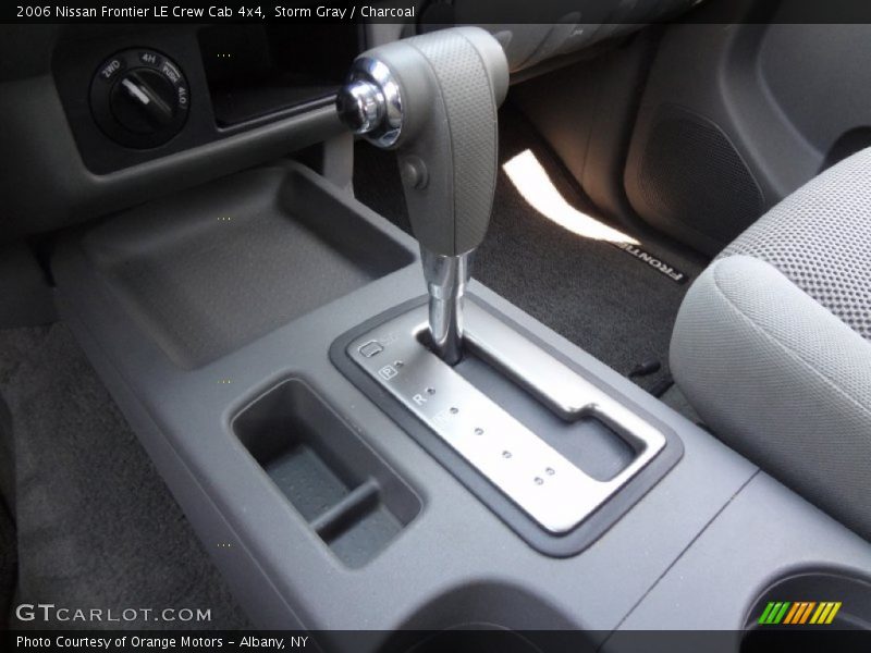Storm Gray / Charcoal 2006 Nissan Frontier LE Crew Cab 4x4