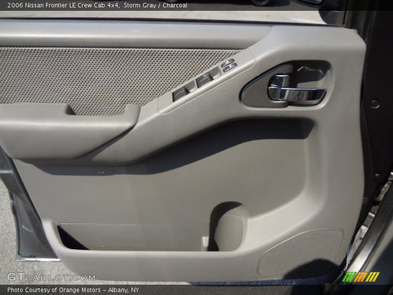 Storm Gray / Charcoal 2006 Nissan Frontier LE Crew Cab 4x4