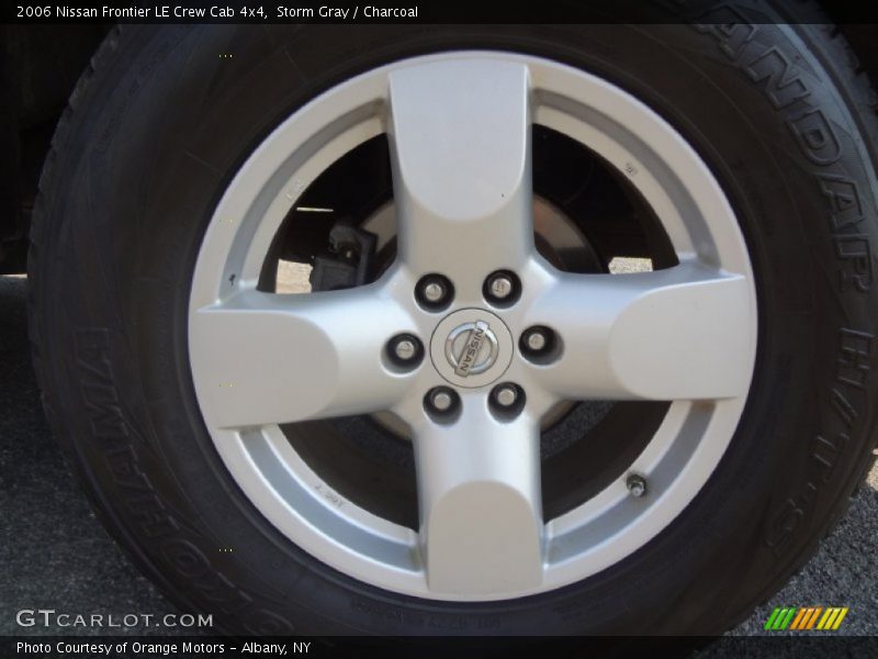 Storm Gray / Charcoal 2006 Nissan Frontier LE Crew Cab 4x4