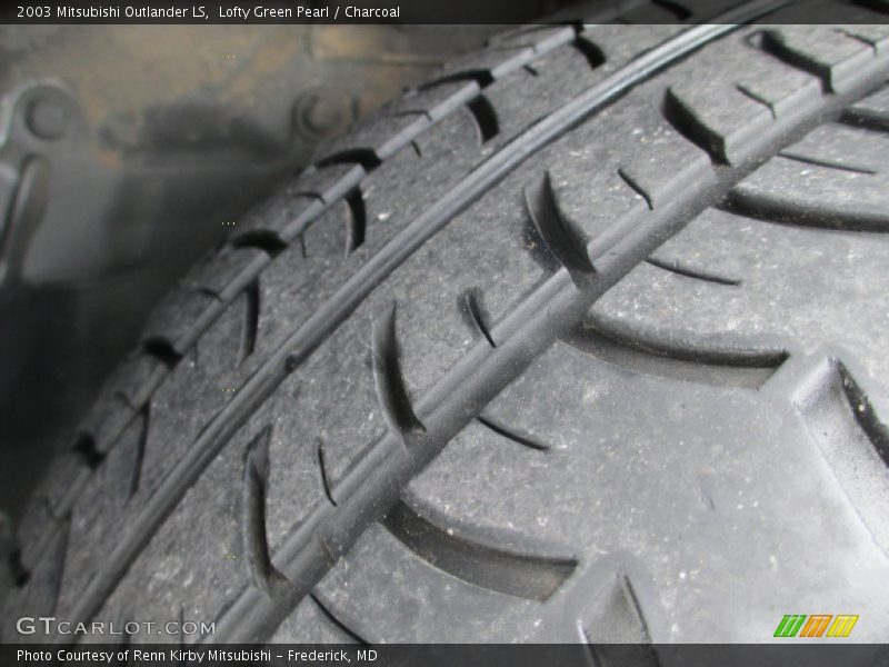 Lofty Green Pearl / Charcoal 2003 Mitsubishi Outlander LS