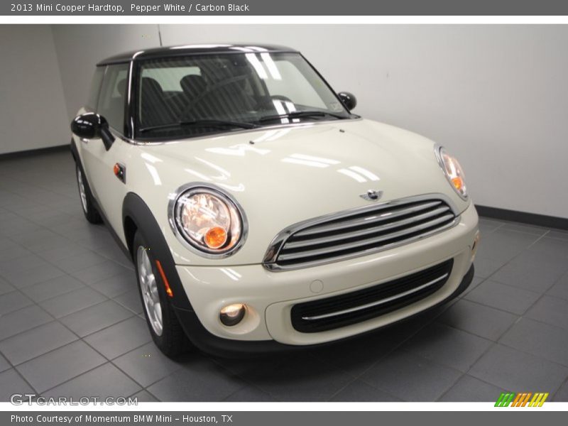 Pepper White / Carbon Black 2013 Mini Cooper Hardtop
