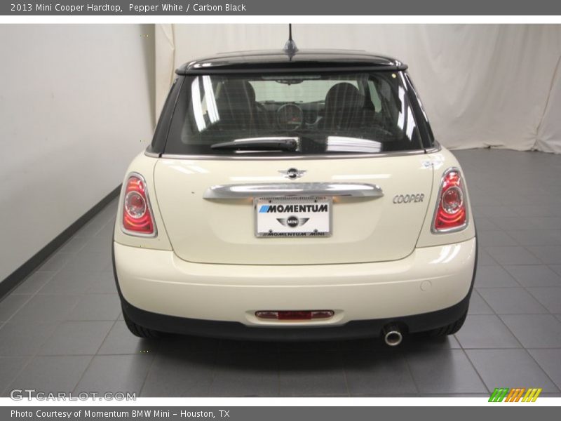 Pepper White / Carbon Black 2013 Mini Cooper Hardtop