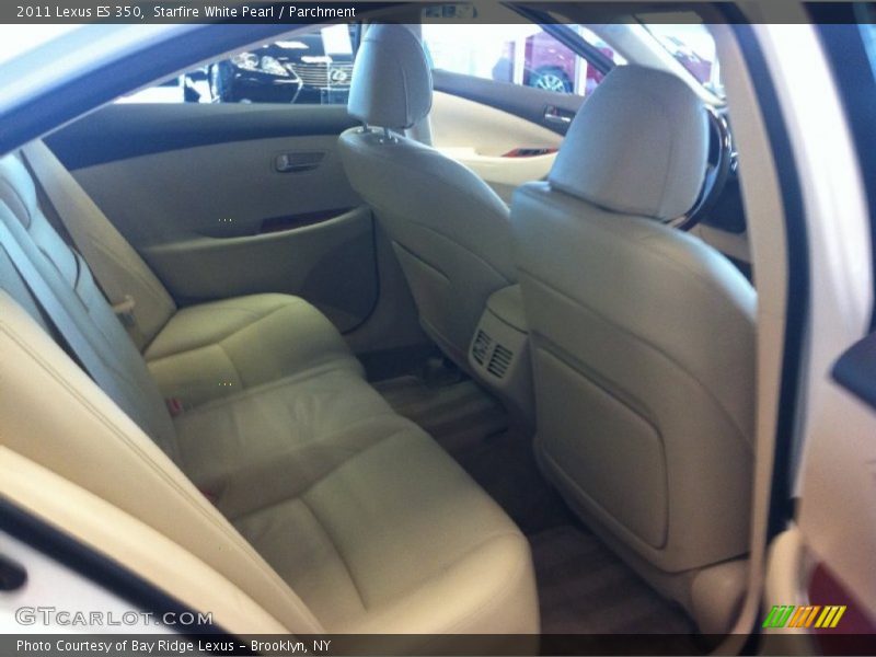 Starfire White Pearl / Parchment 2011 Lexus ES 350