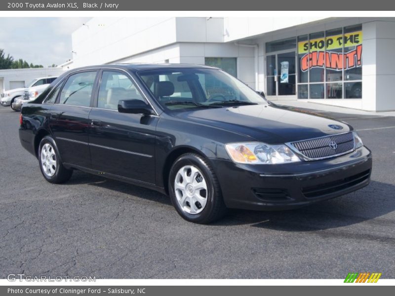 Black / Ivory 2000 Toyota Avalon XLS