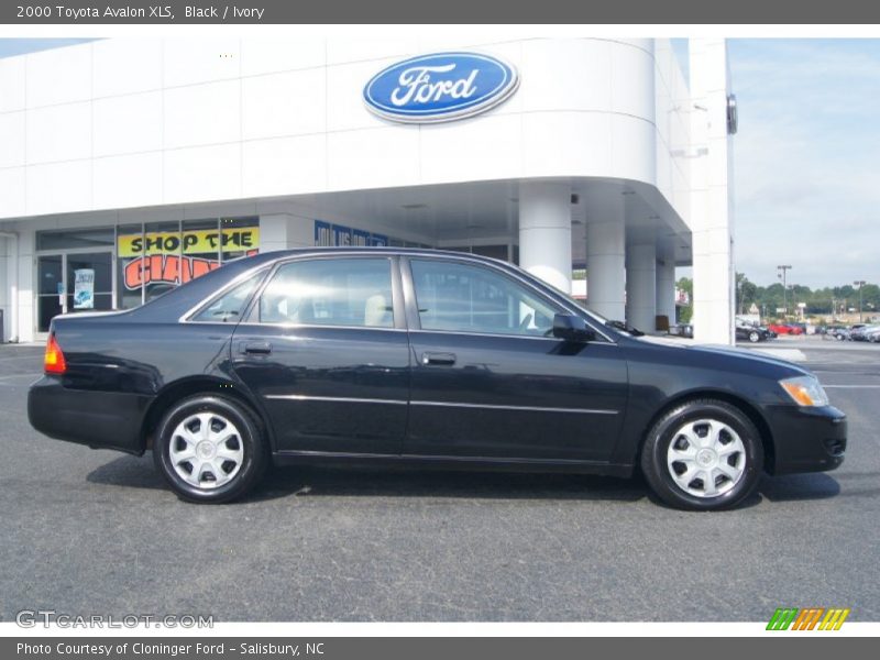 Black / Ivory 2000 Toyota Avalon XLS