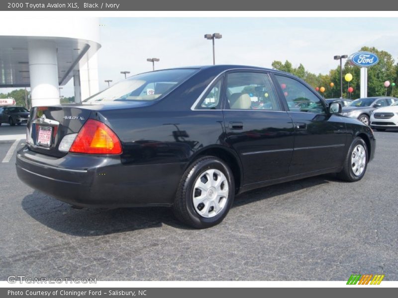 Black / Ivory 2000 Toyota Avalon XLS