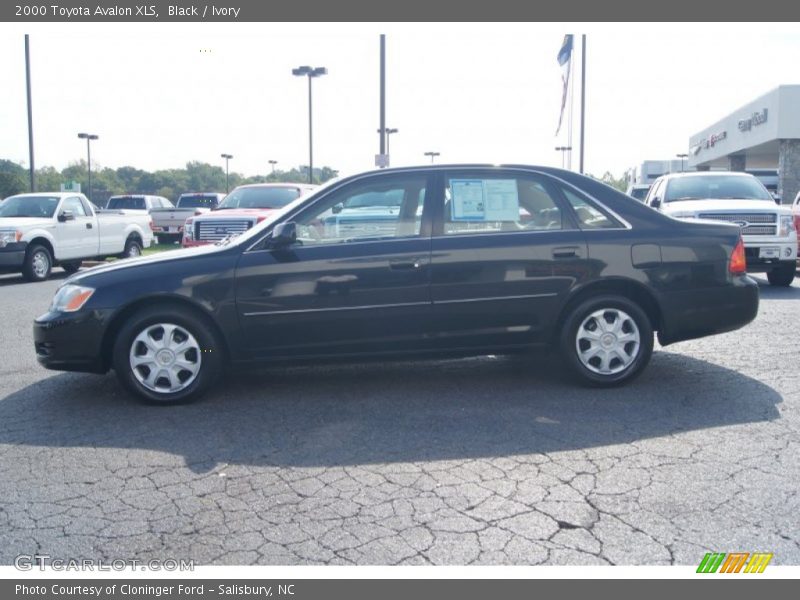 Black / Ivory 2000 Toyota Avalon XLS