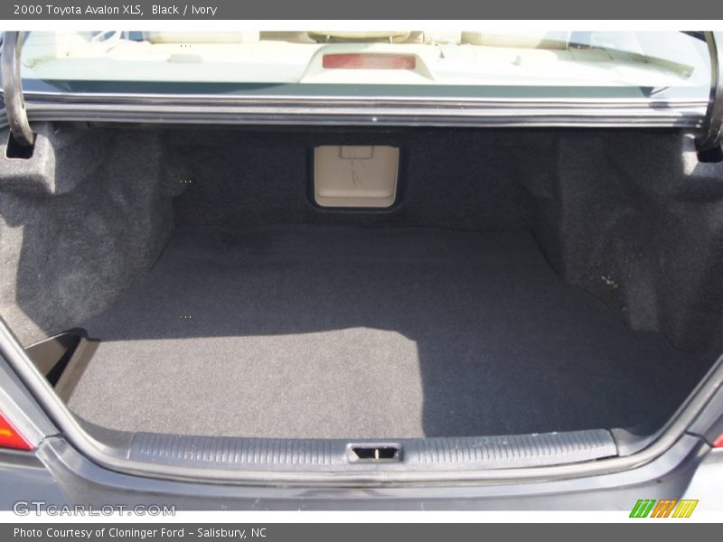 Black / Ivory 2000 Toyota Avalon XLS