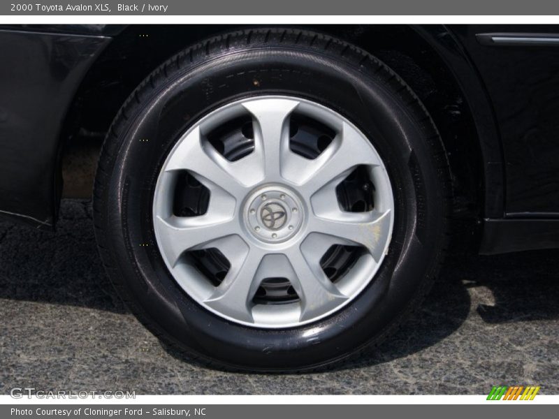 Black / Ivory 2000 Toyota Avalon XLS