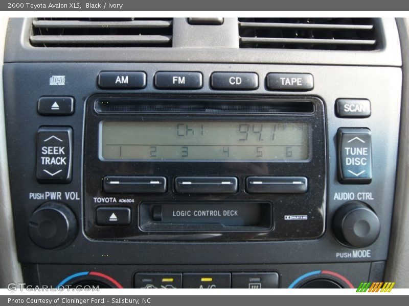 Black / Ivory 2000 Toyota Avalon XLS