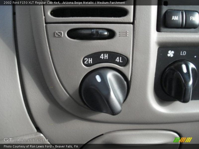 Arizona Beige Metallic / Medium Parchment 2002 Ford F150 XLT Regular Cab 4x4