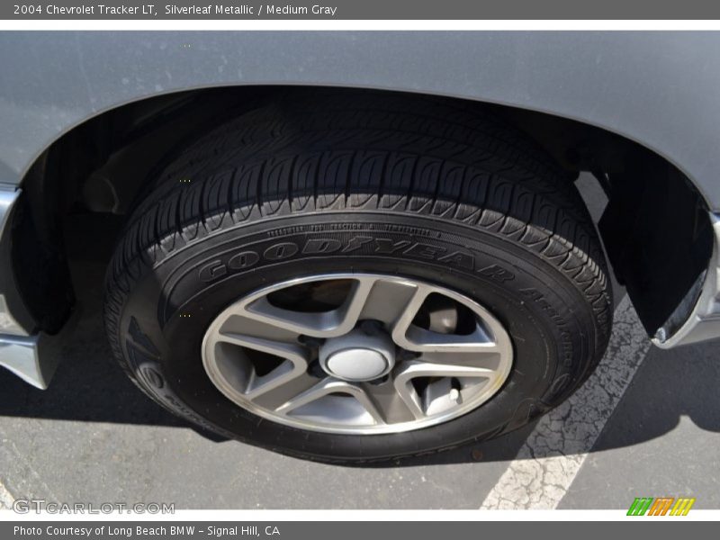 Silverleaf Metallic / Medium Gray 2004 Chevrolet Tracker LT