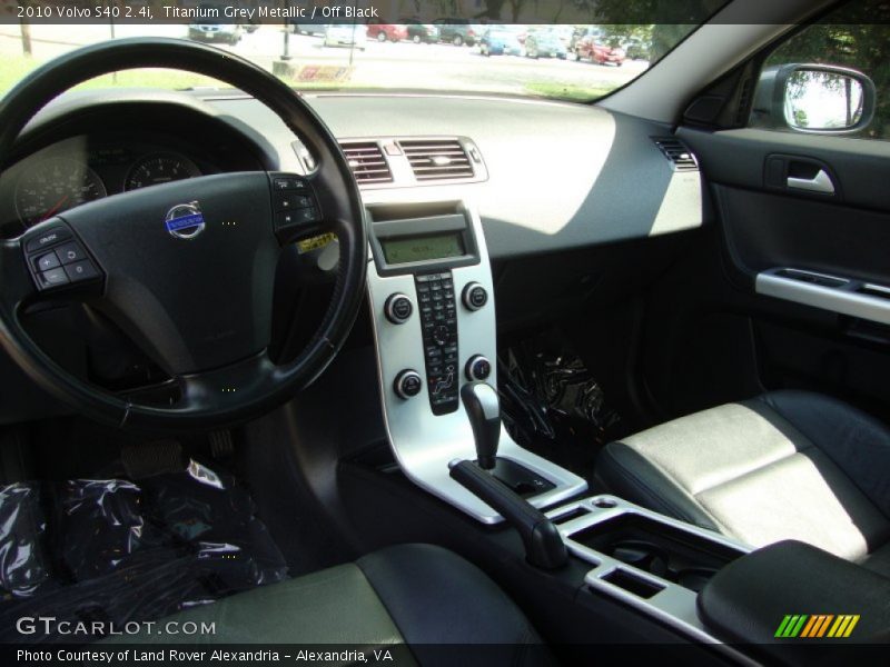 Titanium Grey Metallic / Off Black 2010 Volvo S40 2.4i