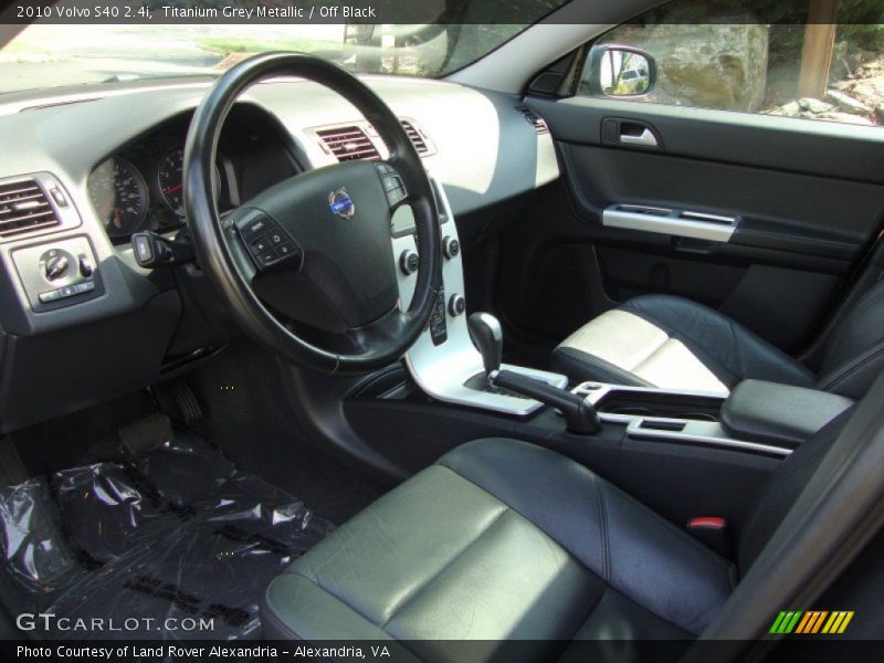 Titanium Grey Metallic / Off Black 2010 Volvo S40 2.4i