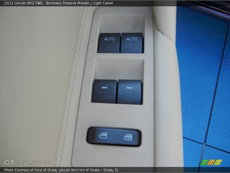 Bordeaux Reserve Metallic / Light Camel 2011 Lincoln MKZ FWD