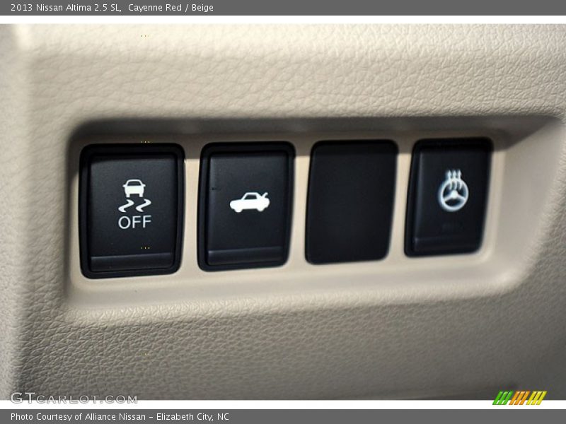 Cayenne Red / Beige 2013 Nissan Altima 2.5 SL