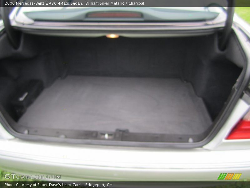  2000 E 430 4Matic Sedan Trunk
