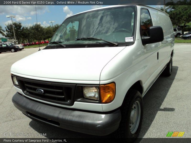 Oxford White / Medium Flint Grey 2006 Ford E Series Van E150 Cargo