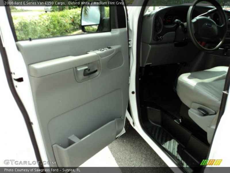 Oxford White / Medium Flint Grey 2006 Ford E Series Van E150 Cargo