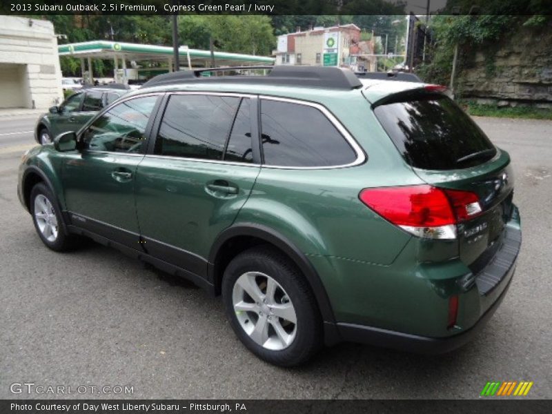 Cypress Green Pearl / Ivory 2013 Subaru Outback 2.5i Premium